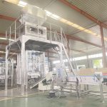 Egy készlet automatikus 1-3,5 kg-os mosópor-csomagoló gép szállításra készen.